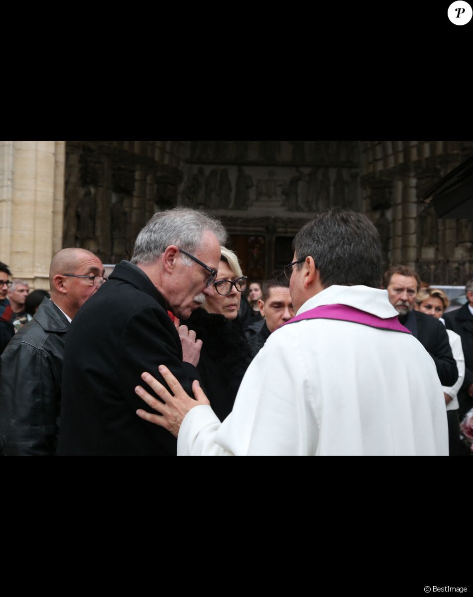 Jonathann Daval, Jean-Pierre et Isabelle Fouillot, les parents d'Alexia - Obsèques de Alexia Daval en la basilique de Gray le 8 novembre 2017. © Bruno Grandjean / Panoramic / Bestimage