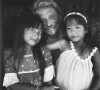 Joy Hallyday a dévoilé des photos rares avec son père Johnny Hallyday pour lui rendre hommage 5 ans après sa mort le 5 décembre