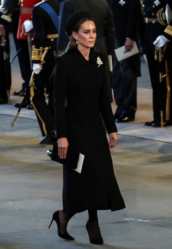 Kate Catherine Middleton, princesse de Galles - Intérieur - Procession cérémonielle du cercueil de la reine Elisabeth II du palais de Buckingham à Westminster Hall à Londres.