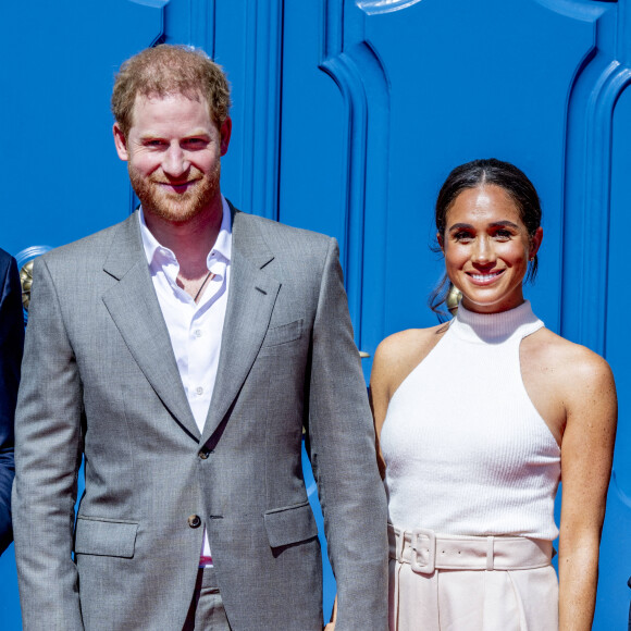 Le prince Harry et Meghan Markle lors d'une cérémonie à l'hôtel de ville de Dusseldorf pour le lancement des Invictus Games 2023 le 6 septembre 2022 