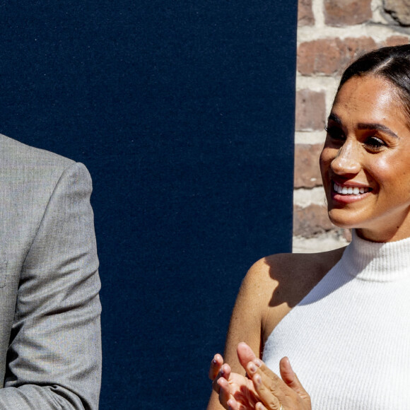 Le prince Harry et Meghan Markle lors d'une cérémonie à l'hôtel de ville de Dusseldorf pour le lancement des Invictus Games 2023 le 6 septembre 2022 