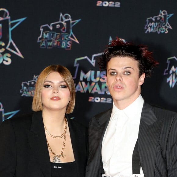 Louane et Yungblud - 24e édition des "NRJ Music Awards (NMA)" au Palais des Festivals à Cannes le 18 novembre 2022. © Dominique Jacovides / Bestimage