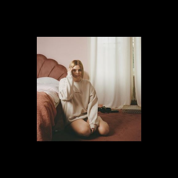 "Sentiments", le nouvel album de Louane, sorti le 9 décembre 2022.