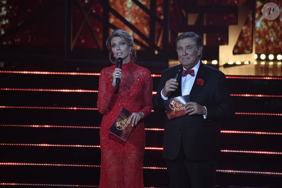 Sylvie Tellier émue pour ses adieux à Miss France, le 17 décembre 2022, lors de la cérémonie Miss France 2023