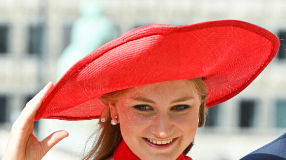 Elisabeth de Belgique : Radieuse, la princesse héritière vole les habits de sa mère pour la carte de voeux