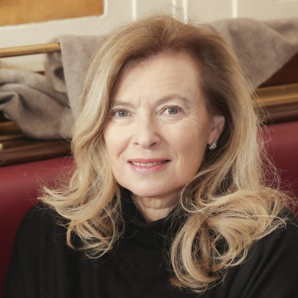 Valérie Trierweiler - C.Mathivat, présidente des "Deux Magots", reçoit pour le nouveau rendez-vous de l'établissement, "Déjeuner Beauvoir" à Paris. © Jack Tribeca / Bestimage 