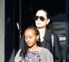 Exclusif - Angelina Jolie fait du shopping avec sa fille Zahara à Los Angeles, Californie, Etats-Unis, le 12 décembre 2022. 
