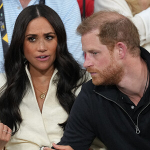 Le prince Harry et Meghan Markle assistent à la finale d'athlétisme, au deuxième jour des Invictus Games 2020 à La Haye