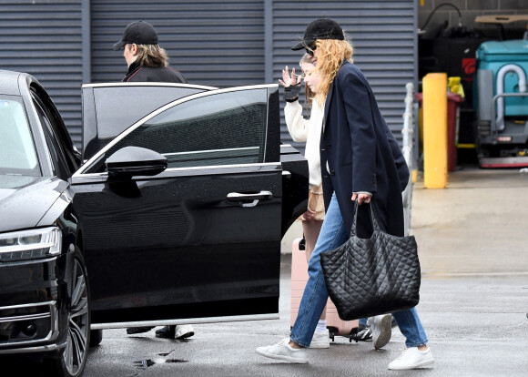 Exclusif - Nicole Kidman et son mari Keith Urban avec leurs enfants Sunday Rose et Faith Margaret arrivent à l'aéroport de Sydney en Australie, le 17 décembre 2022.