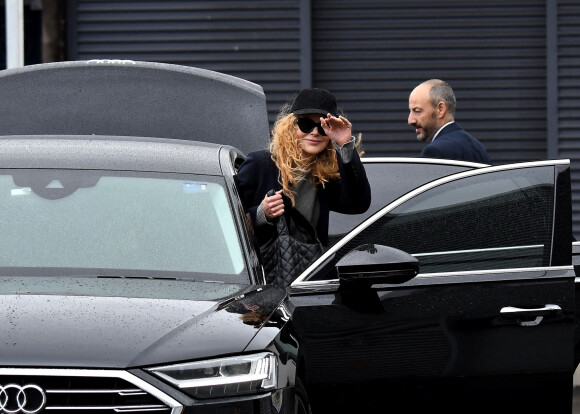 Exclusif - Nicole Kidman et son mari Keith Urban avec leurs enfants Sunday Rose et Faith Margaret arrivent à l'aéroport de Sydney en Australie, le 17 décembre 2022.