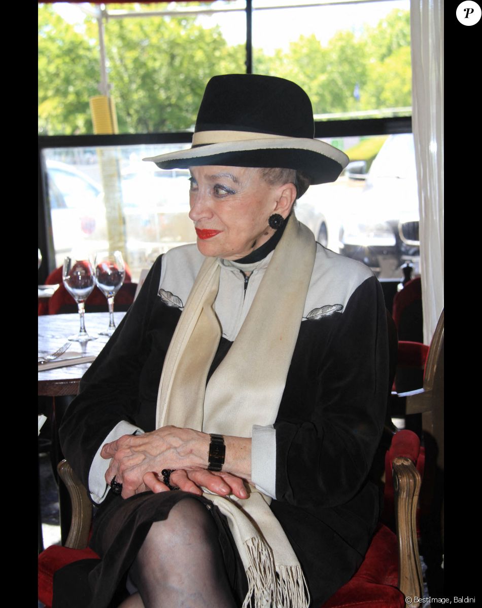 Exclusif - Geneviève de Fontenay - Déjeuner à la brasserie Les Fontaines à Paris. Le 9 juillet 2020 © Baldini / Bestimage