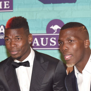 Info - Une enquête ouverte après des tentatives d'extorsion sur Paul Pogba - Paul Pogba avec ses frères Florentin Pogba et Mathias Pogba à la soirée MTV Europe Music Awards au Arena Wembley à Londres, le 12 novembre 2017 © CPA/Bestimage