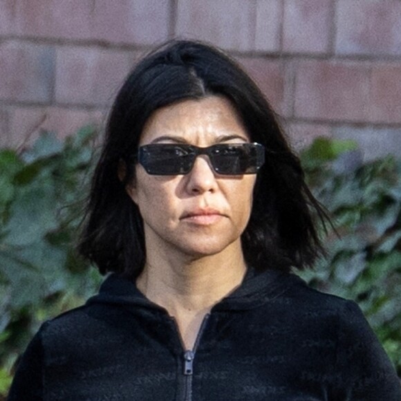 Exclusif - Kourtney Kardashian se promène le 22 décembre 2022.