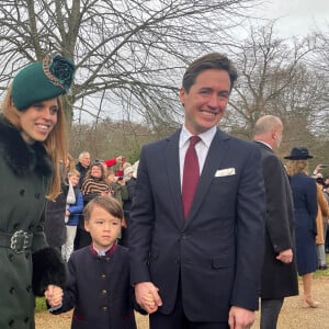 La princesse Beatrice d'York, Edoardo Mapelli Mozzi et leur fils August - La famille royale d'Angleterre au premier service de Noël à Sandringham depuis le décès de la reine Elizabeth II le 25 décembre 2022. 