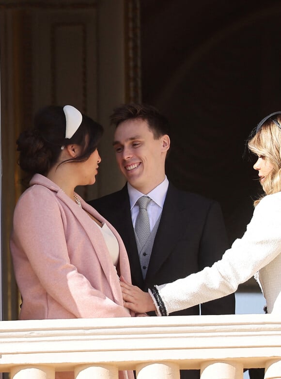 Louis Ducruet et sa femme Marie Chevallier, Camille Gottlieb - La famille princière au balcon du palais lors de la Fête Nationale de la principauté de Monaco le 19 novembre 2022. © Dominique Jacovides / Bruno Bebert / Bestimage 