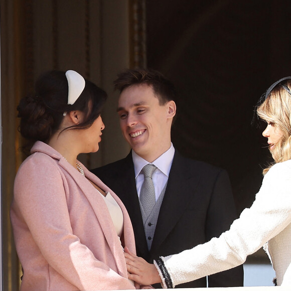 Louis Ducruet et sa femme Marie Chevallier, Camille Gottlieb - La famille princière au balcon du palais lors de la Fête Nationale de la principauté de Monaco le 19 novembre 2022. © Dominique Jacovides / Bruno Bebert / Bestimage 