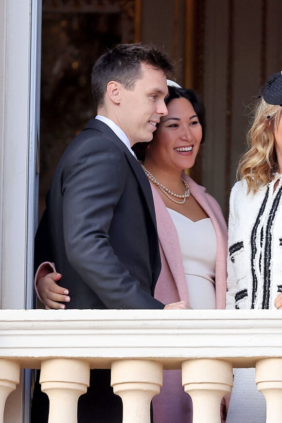 Louis Ducruet et sa femme Marie Chevallier - La famille princière au balcon du palais lors de la Fête Nationale de la principauté de Monaco le 19 novembre 2022. © Dominique Jacovides / Bruno Bebert / Bestimage 