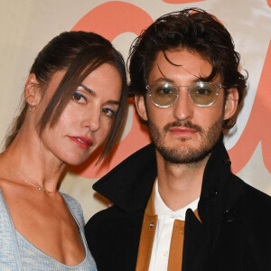 Natasha Andrews et son mari Pierre Niney - Avant-première du film "Les Bad Guys" au cinéma Publicis à Paris. © Coadic Guirec / Bestimage