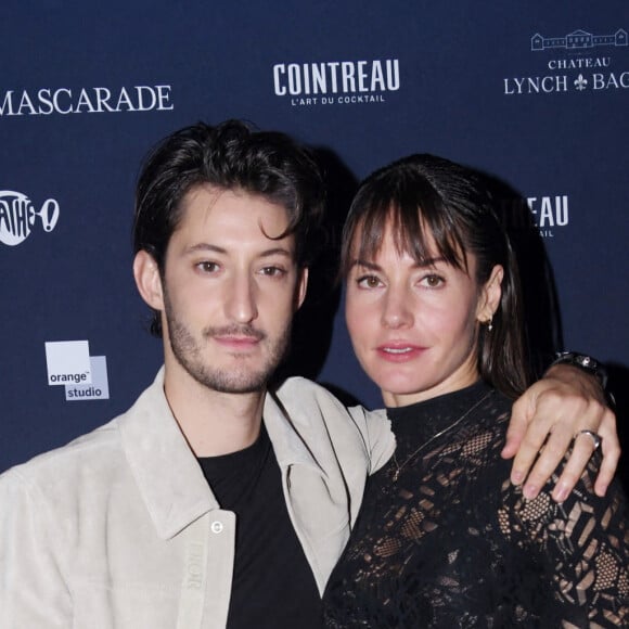 Exclusif - Pierre Niney et sa femme Natasha Andrews - After party du film Mascarade au club privé NO.PI à Paris le 20 octobre 2022. © Rachid Bellak / Bestimage
