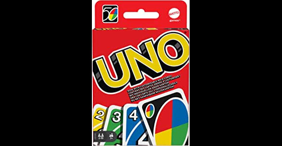 Soyez le premier à liquider toutes vos cartes avec ce jeu de société Uno de Mattel Games
