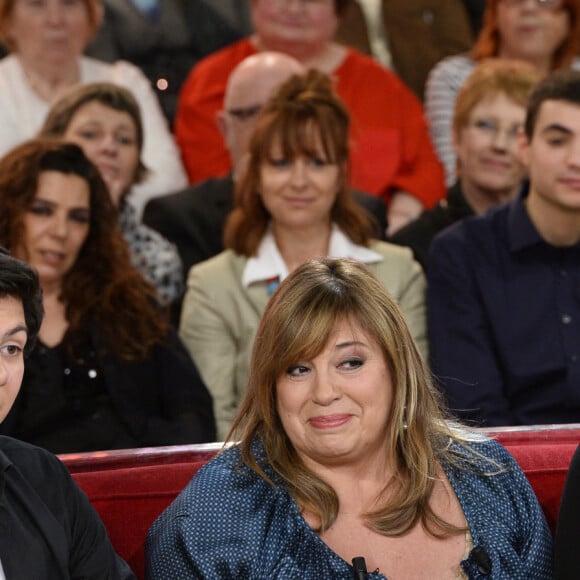 Michele Bernier avec ses enfants Enzo et Charlotte - Enregistrement de l'emission "Vivement Dimanche" a Paris le 8 janvier 2014. L'emission sera diffusee le 12 janvier.