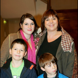 Michèle Bernier, sa fille Charlotte, son fils Enzo et un copain - Avant-première du film "Les 3 Rois Mages" d'Antonio Navarro à "L'Élysée Biarritz", Paris.