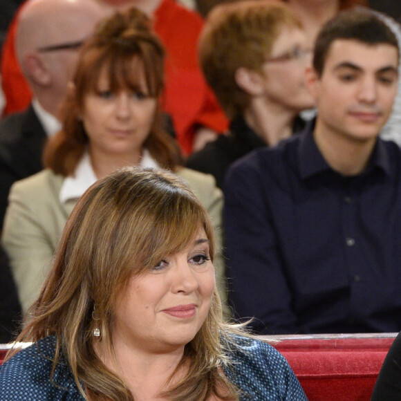 Michele Bernier avec ses enfants Enzo et Charlotte - Enregistrement de l'emission "Vivement Dimanche" a Paris le 8 janvier 2014. L'emission sera diffusee le 12 janvier.