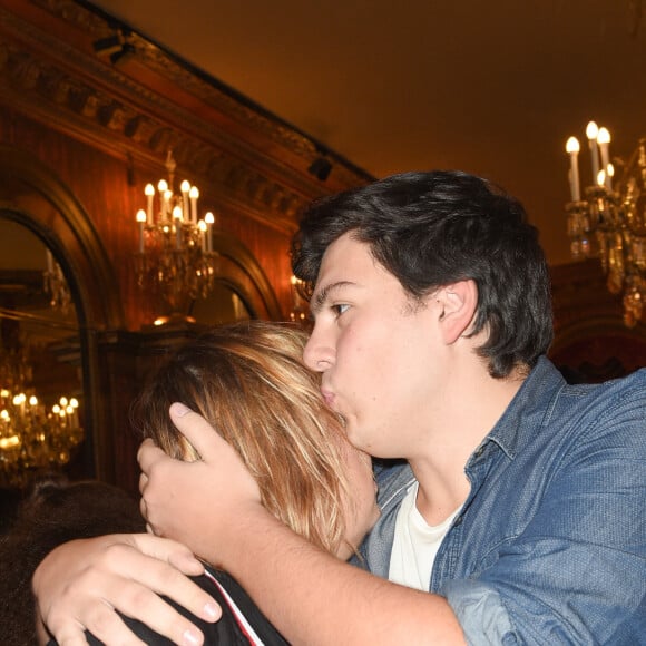 Semi-exclusif - Michèle Bernier et son fils Enzo Gaccio - People à la générale du woman show "Vive Demain !" de Michèle Bernier au théâtre des Variétés à Paris le 28 janvier 2019. © Coadic Guirec/Bestimage 