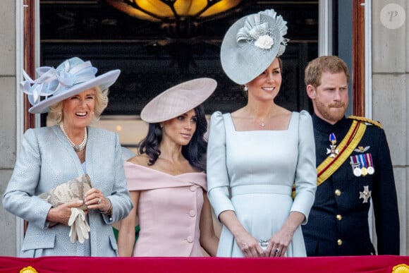 Camilla Parker Bowles, duchesse de Cornouailles, Kate Catherine Middleton, duchesse de Cambridge, le prince Harry, duc de Sussex et Meghan Markle, duchesse de Sussex - Les membres de la famille royale britannique lors du rassemblement militaire "Trooping the Colour" (le "salut aux couleurs"), célébrant l'anniversaire officiel du souverain britannique. Cette parade a lieu à Horse Guards Parade, chaque année au cours du deuxième samedi du mois de juin. Londres
