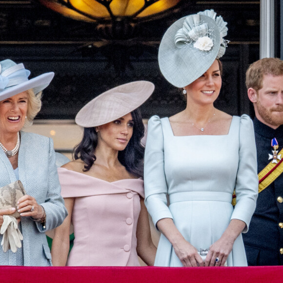 Camilla Parker Bowles, duchesse de Cornouailles, Kate Catherine Middleton, duchesse de Cambridge, le prince Harry, duc de Sussex et Meghan Markle, duchesse de Sussex - Les membres de la famille royale britannique lors du rassemblement militaire "Trooping the Colour" (le "salut aux couleurs"), célébrant l'anniversaire officiel du souverain britannique. Cette parade a lieu à Horse Guards Parade, chaque année au cours du deuxième samedi du mois de juin. Londres