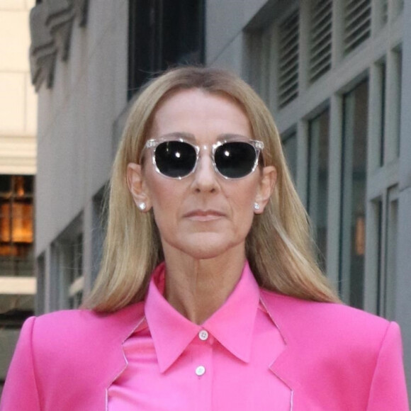 Céline Dion a choisi de s'habiller en rose pour la Journée Internationale pour les Droits des Femmes à New York le 7 mars 2020.