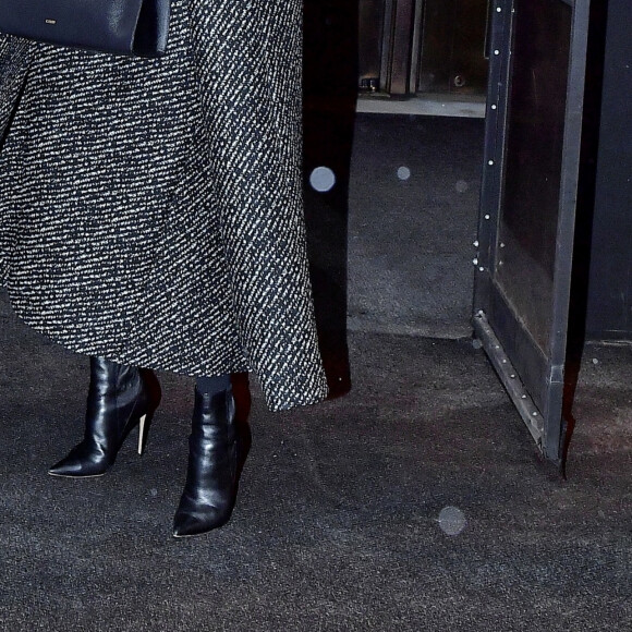 Céline Dion porte un manteau surdimensionné JW Anderson à New York City, New York, Etats-Unis, le 6 mars 2020.