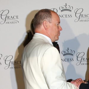 La princesse Charlène de Monaco et son mari le prince Albert II de Monaco, Robert Redford et sa femme Sibylle Szaggars - Dîner de Gala de la "Princess Grace Foundation Awards USA" au Palais de Monaco, le 5 septembre 2015.