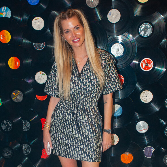 Exclusif - Jessica Thivenin lors de la soirée " Come Chill with Booba " au bar Le Tube à Dubaï. © Nicolas Briquet / Bestimage 