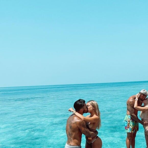 Jessica Thivenin et Thibault Garcia en vacances avec Benjamin Samat et Maddy