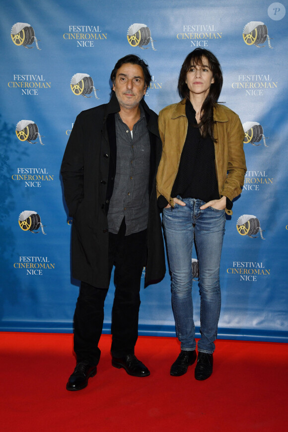 Yvan Attal et sa compagne Charlotte Gainsbourg durant la soirée d'ouverture de la 1ere éditon du Festival Ciné Roman à Nice le 23 octobre 2019. © Bruno Bebert/Bestimage