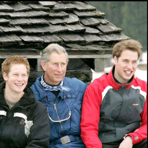 Le Prince Charles et ses fils, le Prince William et le Prince Harry à Klosters où ils ont pris une semaine de vacances au ski.