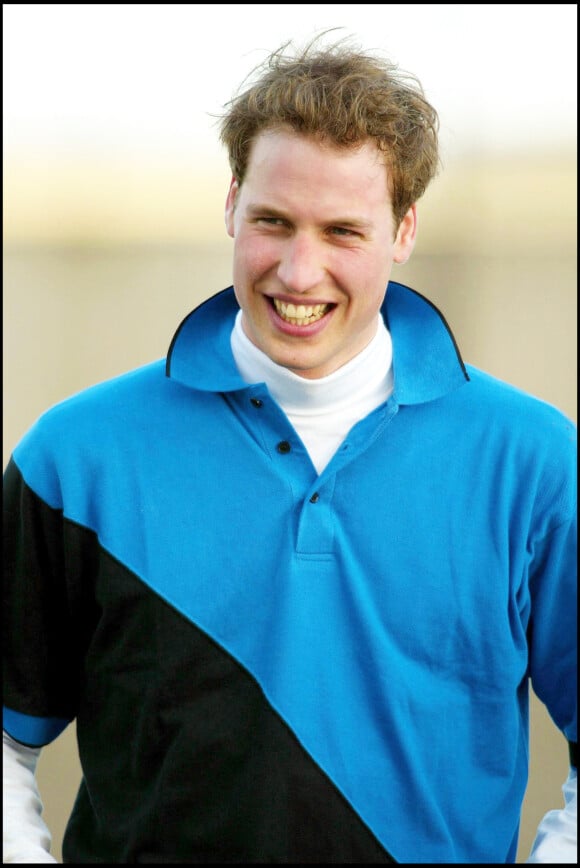 Prince William joue un match caritatif au polo le 12 mars 2005