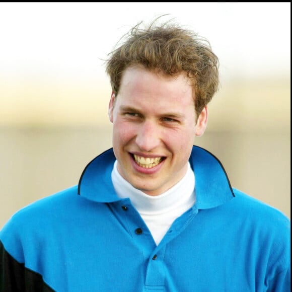 Prince William joue un match caritatif au polo le 12 mars 2005