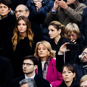 Clotilde Courau et sa fille Vittoria - Obsèques du pape émérite Benoit XVI (Joseph Ratzinger) sur la place Saint-Pierre du Vatican le 5 janvier 2023. 