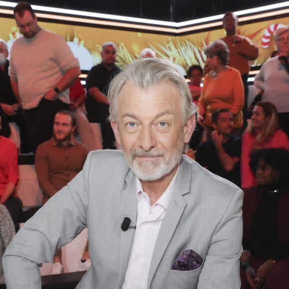 Exclusif - Gilles Verdez - Sur le plateau de l'émission TPMP (Touche Pas à Mon Poste) présentée en direct par C.Hanouna et diffusée sur C8 à Paris le 25 novembre 2022 - © Jack Tribeca / Bestimage