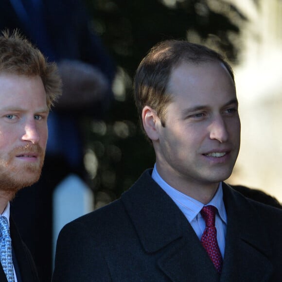 Le prince Harry (avec une barbe) et son frere le prince William - La famille royale d'Angleterre se rend a la messe de Noel a l'eglise St Mary Magdalene a Sandringham, le 25 décembre 2013. 