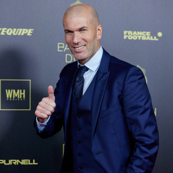 Zinedine Zidane - Photocall de la 66ème cérémonie du Ballon d'Or au Théâtre du Chatelet à Paris le 17 octobre 2022. © Cyril Moreau/Bestimage