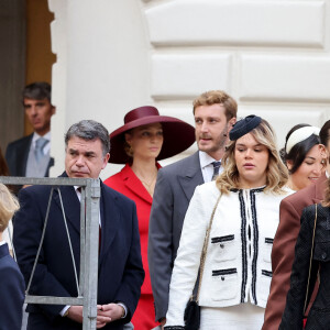 Pierre Casiraghi, Camille Gottlieb, Marie Chevallier, Pauline Ducruet, La princesse Alexandra de Hanovre, Louis Ducruet - La famille princière de Monaco dans la cour du palais lors de la Fête Nationale de la principauté de Monaco le 19 novembre 2022. © Dominique Jacovides / Bruno Bebert / Bestimage 