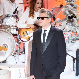 Exclusif - Benjamin Biolay lors de l'enregistrement d'un Grand show de Noël "Christmas Show" imaginé par B.Biolay avec une pléiade d'artistes prestigieux au Casino de Paris, France, le 29 septembre 2022, diffusé sur Canal+, le 21 décembre 2022. © Cyril Moreau/Bestimage 