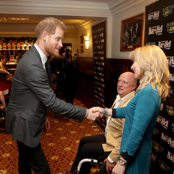 Le prince Harry, duc de Sussex, lors d'un gala de soutien pour la fondation des Invictus Games au théâtre Dominion à Londres le 6 décembre 2018. 