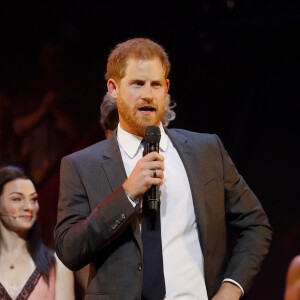 Le prince Harry, duc de Sussex, lors d'un gala de soutien pour la fondation des Invictus Games au théâtre Dominion à Londres le 6 décembre 2018. 