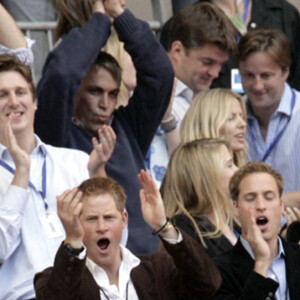 Les princes William et Harry avec Chelsy Davy au concert en hommage à la Princesse Diana à Wembley à Londres