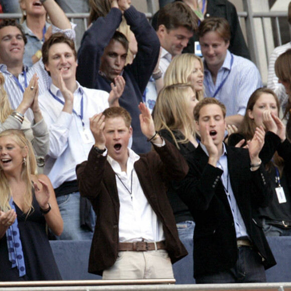 Les princes William et Harry avec Chelsy Davy au concert en hommage à la Princesse Diana à Wembley à Londres