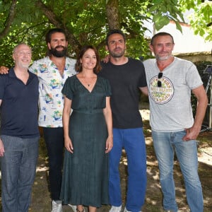 Guest, Lionel Dutemple, Grégoire Ludig, Marie Gillain, Julien Guetta et Jean-Paul Rouve - Photocall du film "Les cadors" lors du 15ème Festival du Film Francophone d'Angoulême. Le 24 août 2022 © Coadic Guirec / Bestimage